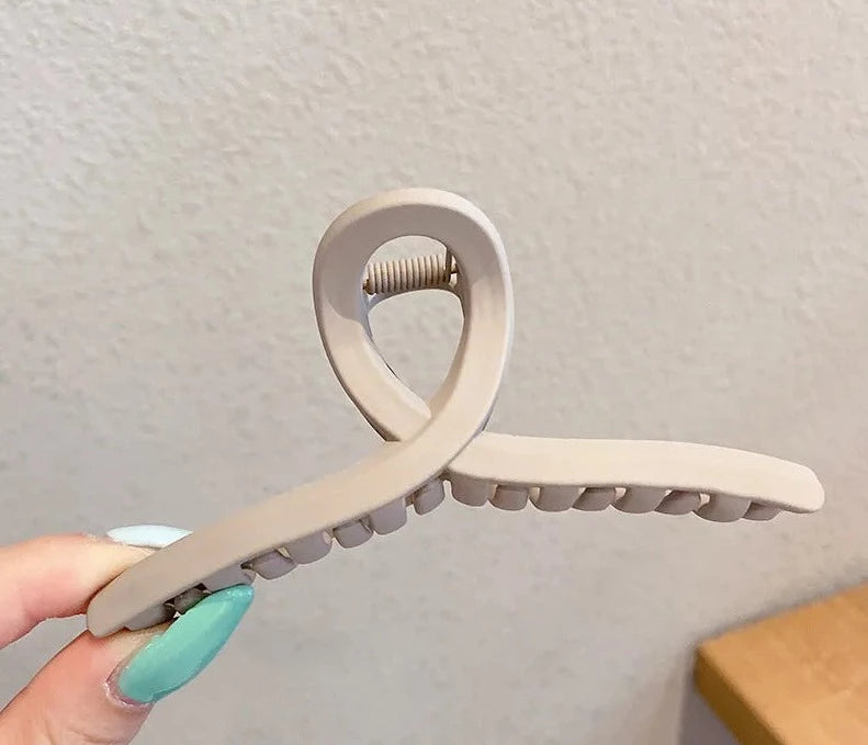 HAIR CLAW CLIPS