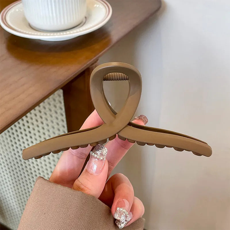 HAIR CLAW CLIPS