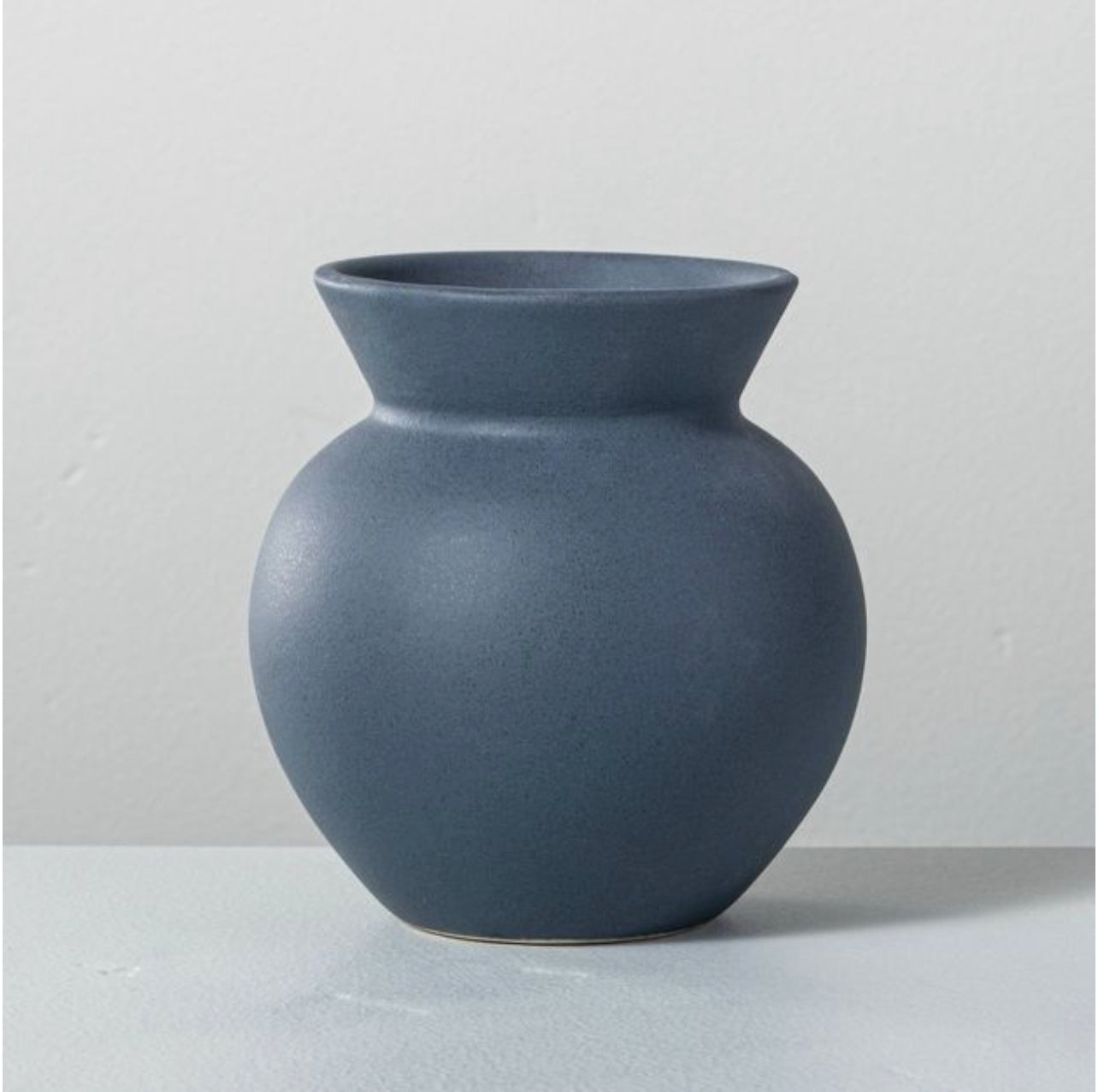 ROUND CERAMIC BUD VASE